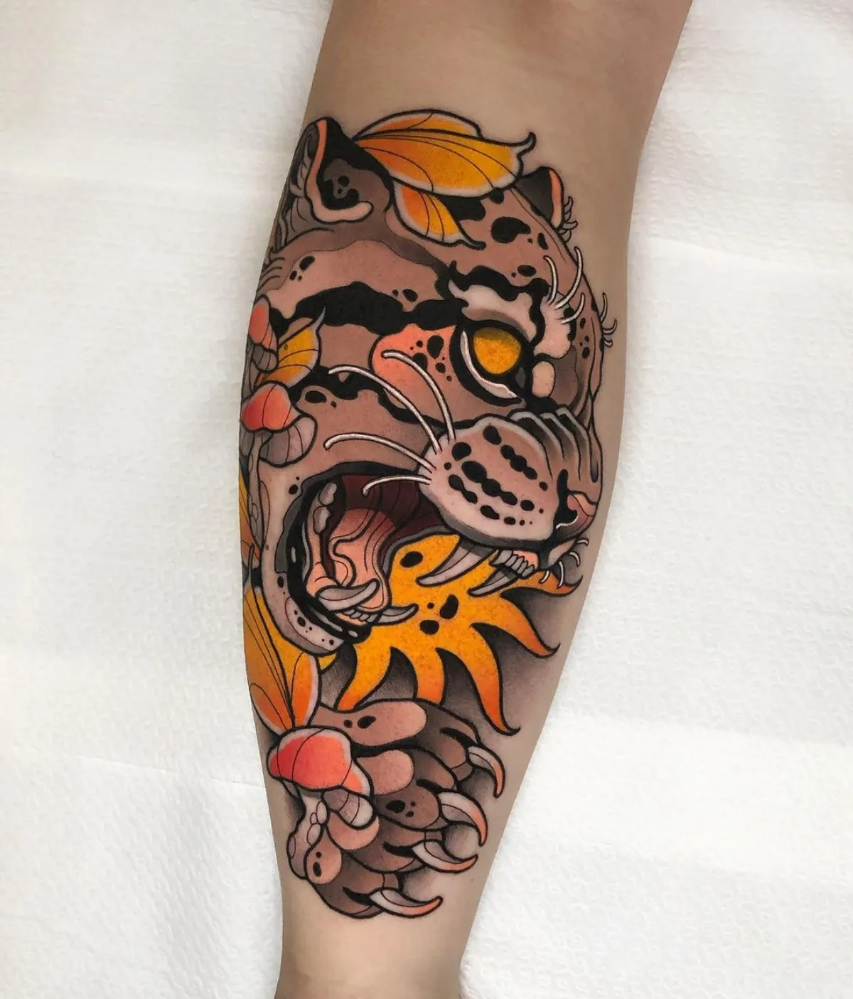 neo traditionalismus tattoo tiger farbig