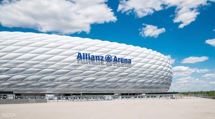 Geschenkideen für Fußballfans, Eintrittskarte für ein Spiel des Lieblingsteams, Allianz Arena