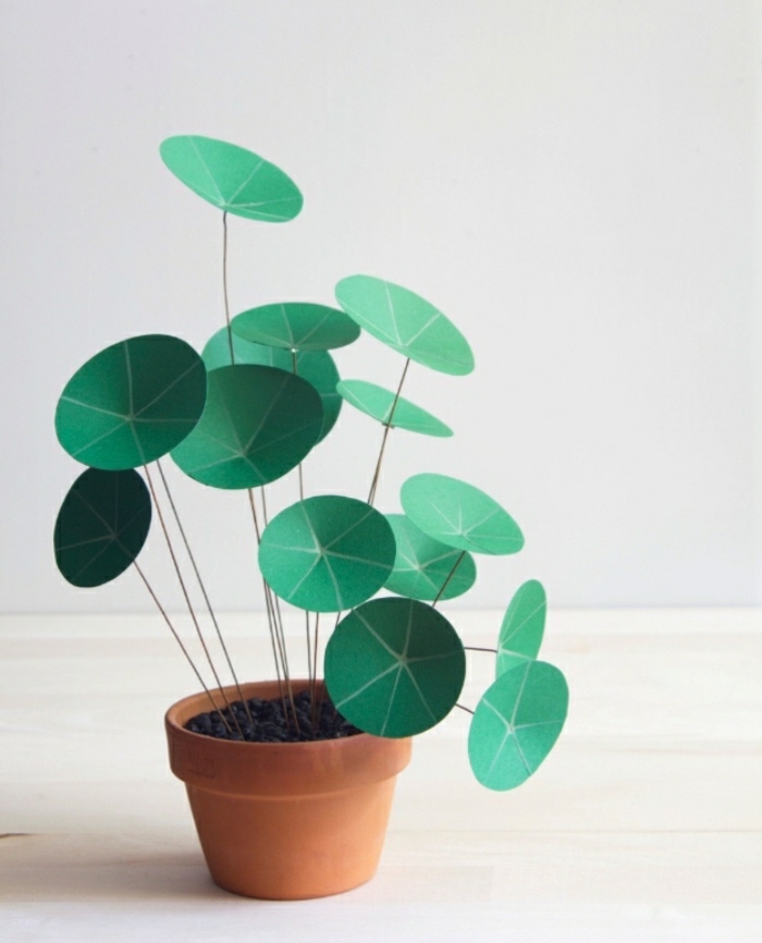 coole bastelideen, blumentopf pflanze zum dekorieren der wohnung, immergrün, pflanze aus papier