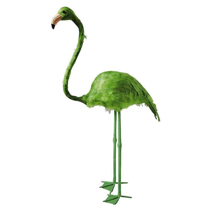 große grüne dekorative flamingo mit grünen flügeln und mit grünen federn und schwarzen augen, garten deko ideen