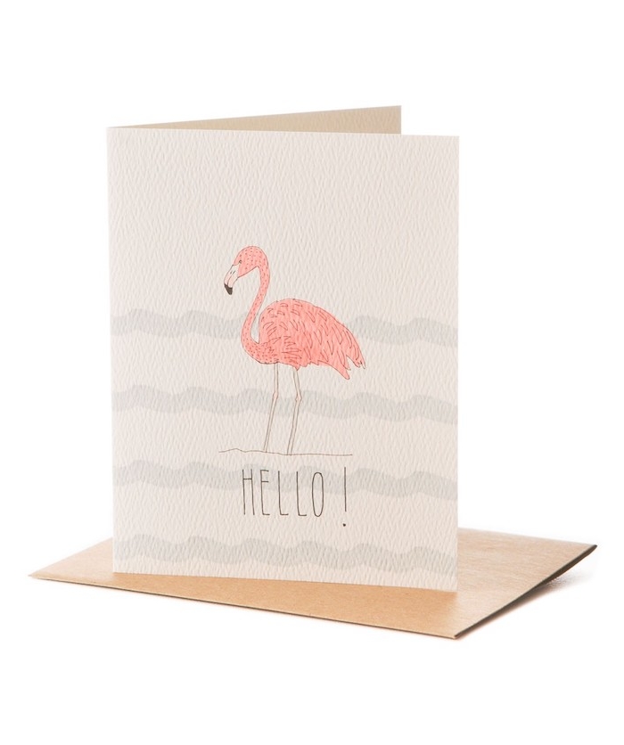 eine weiße karte mit kleinen blauen wellen und mit einer kleinen pinken flamingo mit pinken federn und schwarzen augen, flamingo bilder 