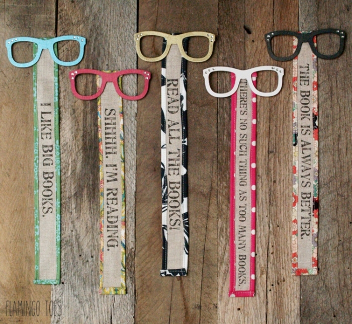 Sprüche über Bücher auf Lesezeichen drucken, mit Brillen dekorieren