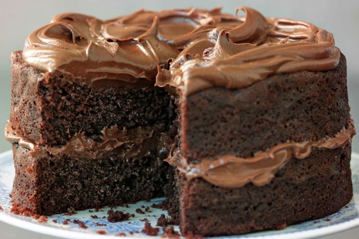 Schokolade Torte mit Schokoladen Creme, sehr süße einfache Torten zum Naschen