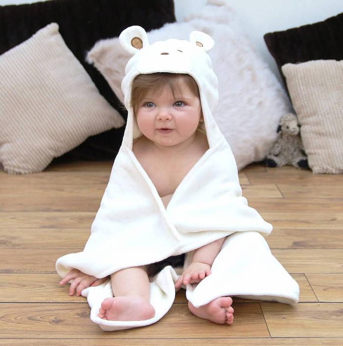 Idee für schönes Taufgeschenk, weißer Baby Bademantel mit Ohren