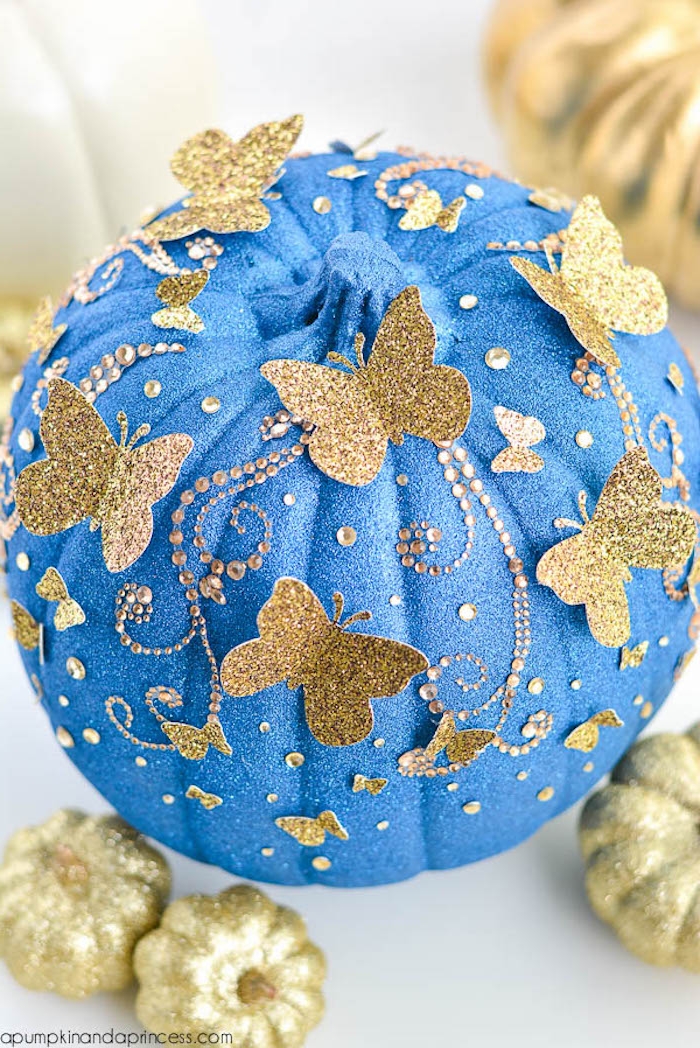 Aschenputtel Partydeko, blauer Kürbis mit goldenen Schmetterlingen