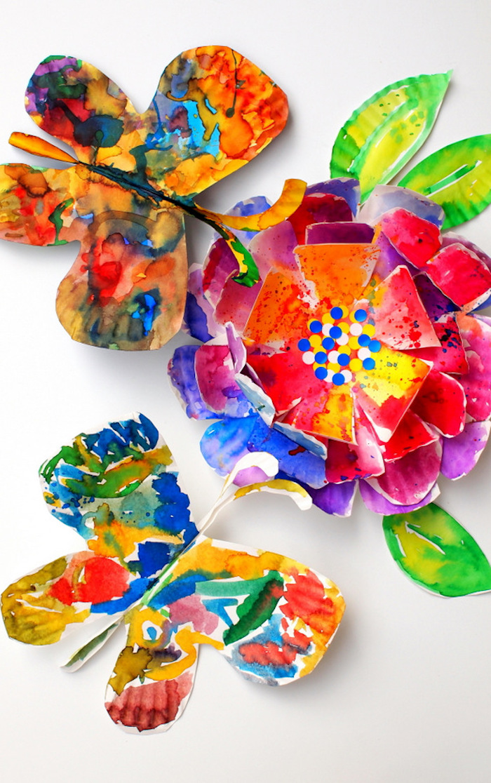 Lustige DIY Ideen für Kinder, Schmetterlinge aus Papier ausschneiden, mit Wasserfarben ausmalen
