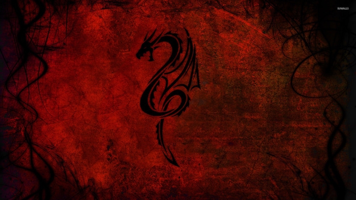ein bild mit einem schwarzen drache mit einer langen schwarzen schlange und mit schwarzen flügeln und scharfen zähnen, symbol für kraft und stärke tattoo 