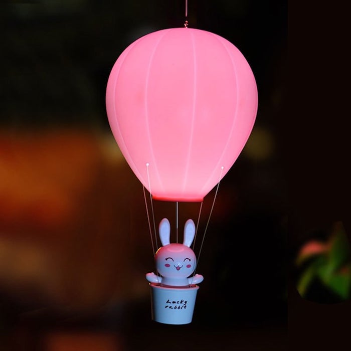 luftballon lampe, kleine weiße hase, rosa ballon, gartendeko selber machen, laterne