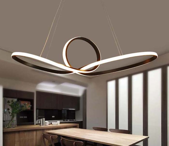 moderne pendelleuchten, große led leuchte in der küche, extravagante lichtquelle, beleuchtung 