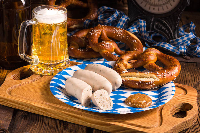Bier Weißwurst und Brezeln, die Gemütlichkeit des größten Volksfestes der Welt erleben