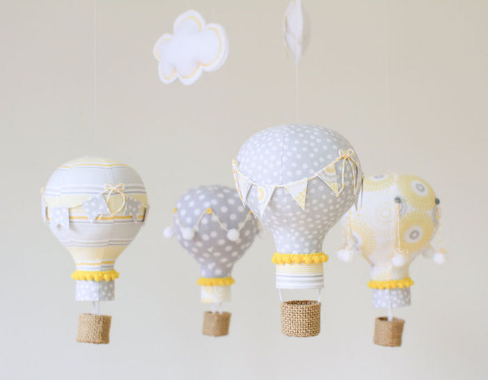 graue und weiße und gelbe kleine ballons aus papier und kleine weiße diy wolken aus papier, altes papier recyceln ideen