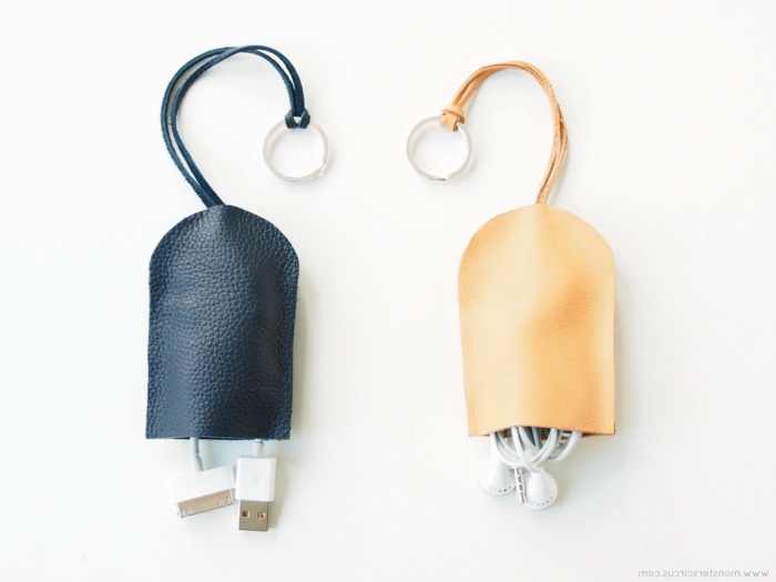 blaue und orange Tüten für Kopfhörer und anderes Zubehör, DIY Schlüsselanhänger