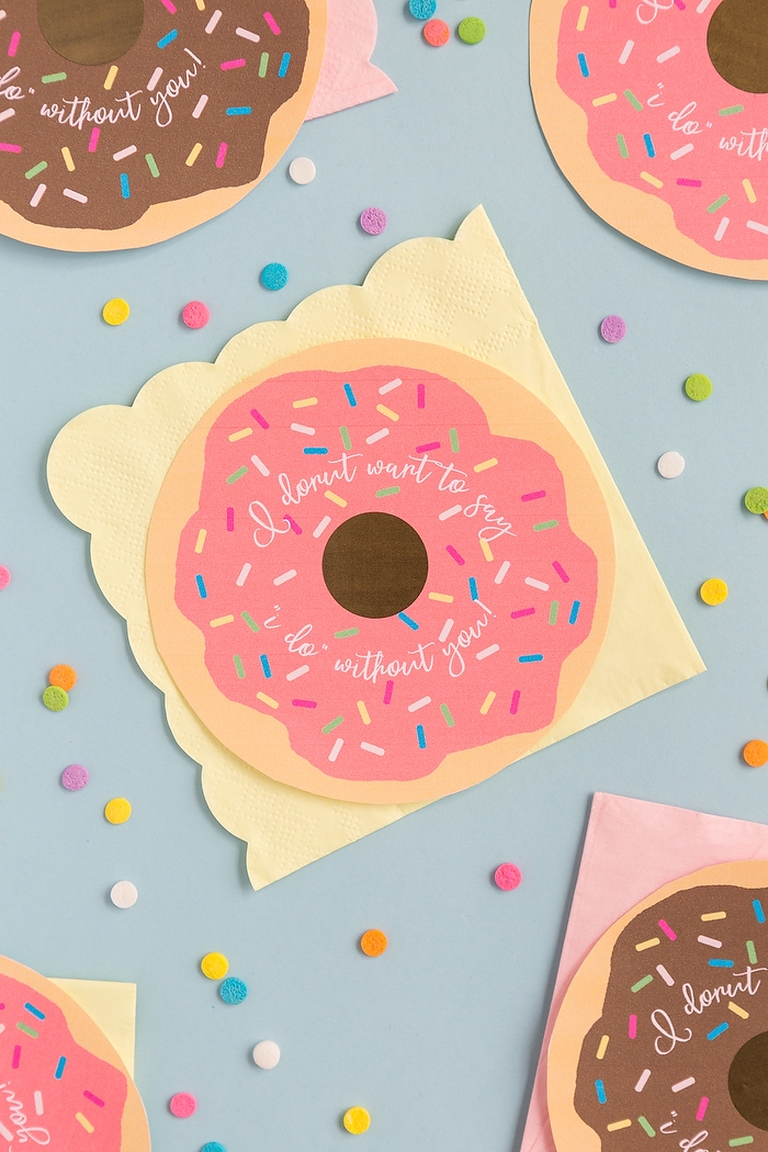 Karten in Form von Donuts herunterladen und ausdrucken, kleine Geschenke für Brautjungfern