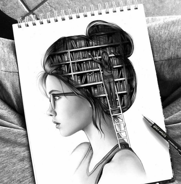 Schöne Zeichnung, Mädchen mit Brille und Dutt Frisur, der Kopf als Bibliothek voll mit Büchern