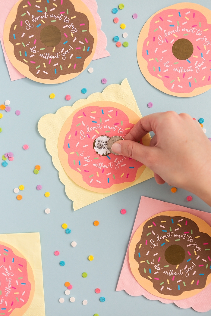 Kreative DIY Karten in Form von Donuts selbst ausdrucken, Karten mit Botschaft für Brautjungfern