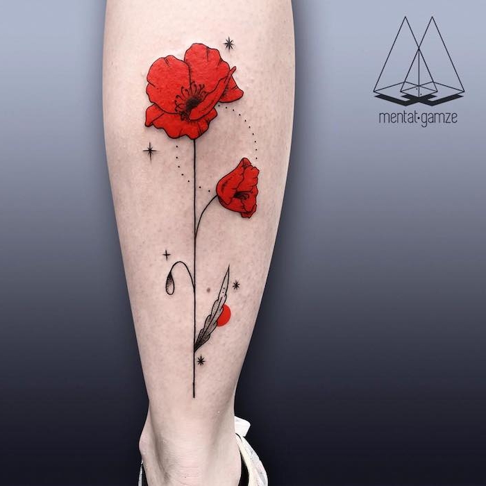 tattoo motive für frauen, ein bei9n mit einem großen watercolor tattoo . mit einer roten blume und schwarzen und weißen blättern, kleine schwarze sterne und eine sonne, ein bein mit einem weißen schuh