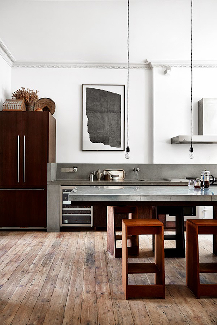 wie man kleine küche einrichten kann im modernen vintage stil, simple formen und design, metall und holz mischen