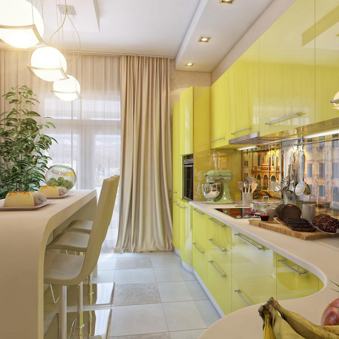 kleine küche ideen, grün gelb neonfarbene möbel gestaltung, vorhänge dicht und schön in champagner farbe