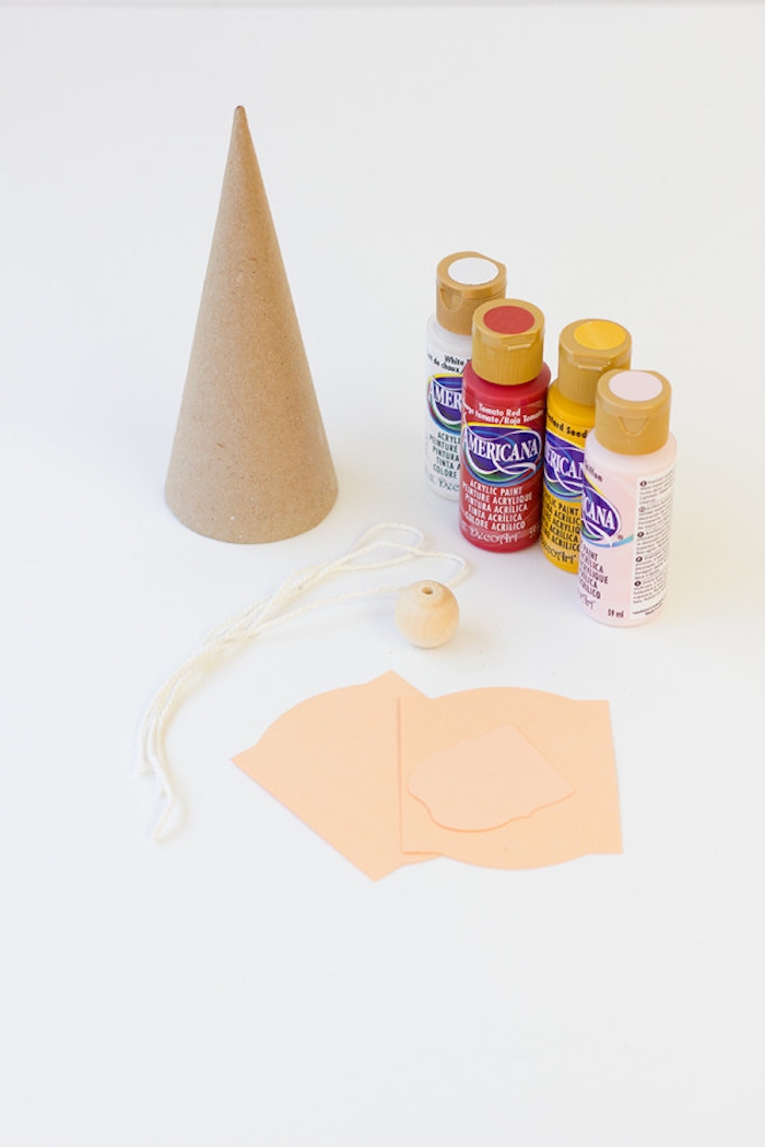 Partyhütchen selber machen, Materialien dazu, Kegel aus Papier, Acrylfarben Schnur und Holzkugel 