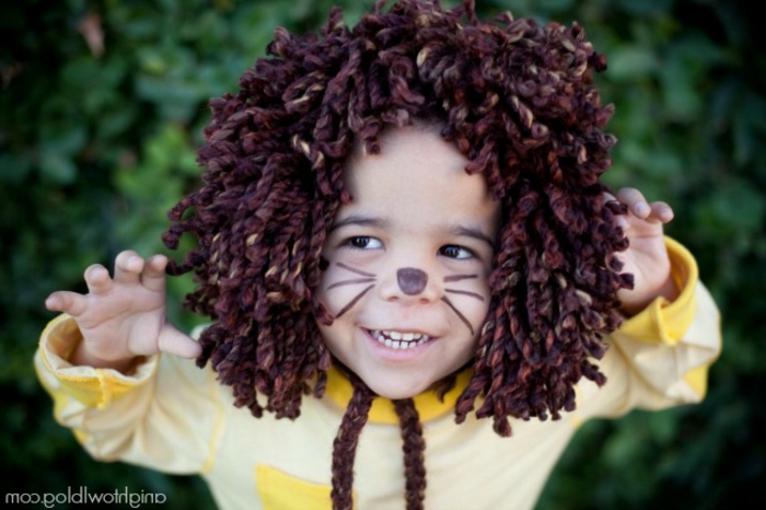 ein Löwe Kostüm mit der passende Schminke, Last Minute Halloween Kostüm, Halloween Schminke Kinder