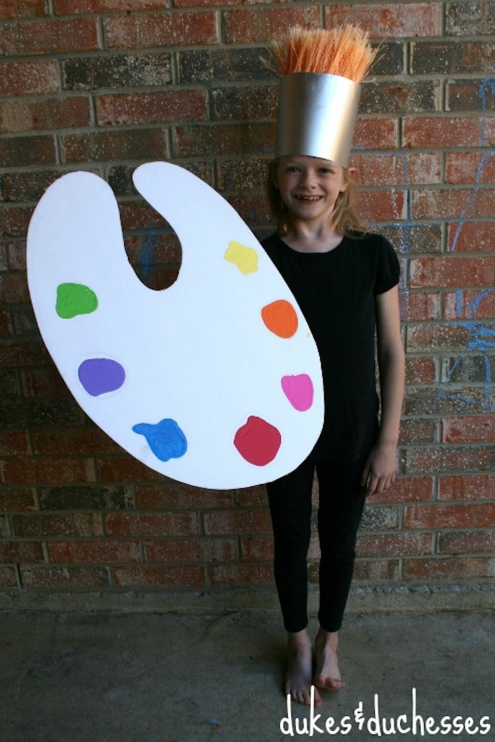 ein ausgefallenes Kostüm von einem Mädchen, Maler wie Pinsel und Palette, einfache Halloween Kostüme