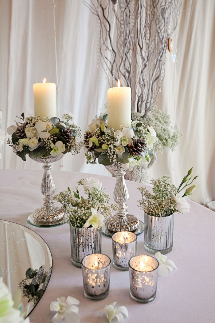 Alles für die Hochzeit, Kerzen auf Kerzenständer und Windlichter, Dekoration mit Blumen