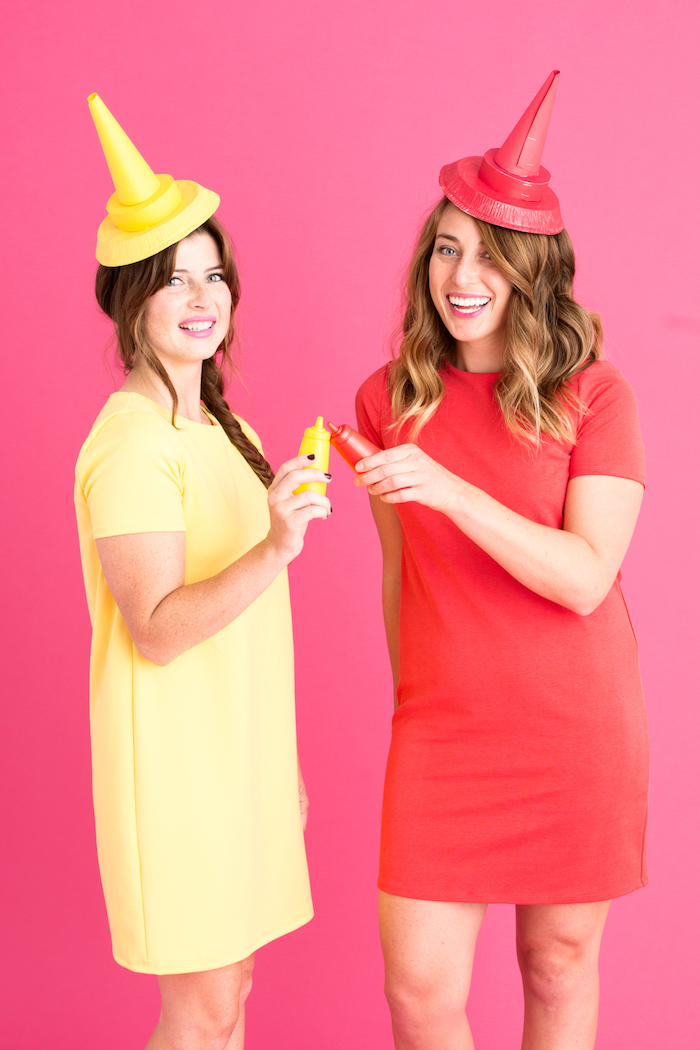 Last Minute Kostüme Ketchup und Senf, gelbes und rotes Kleid mit kurzen Ärmeln, Hüte aus Karton