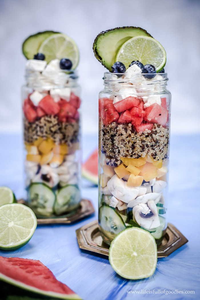 quinoa gepufft rezeptidee in glas, einmachglas, lecker und smart essen, gesunde ernährung