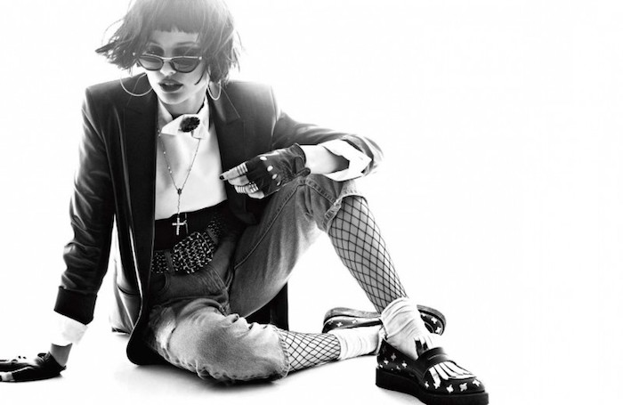 kleidung 80er inspiriert von azzedine alaia, schwarz weiße kleidung, ideen, brille, schuhe, netz strumpfhose