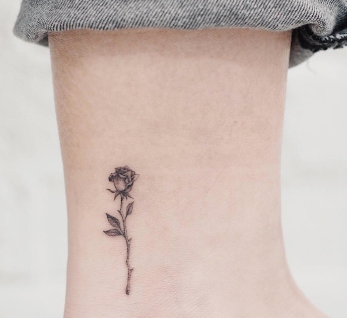 tattoos mit bedeutung, die rose blume kann für jeden unterschiedliche meanings tragen, schönheit, liebe