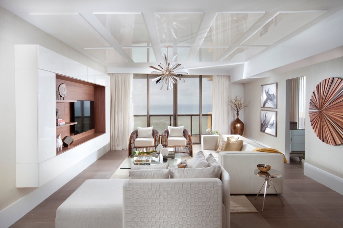 deko wohnzimmer modern, einrichtung in weiß und rosegold, ideen für kleine räume