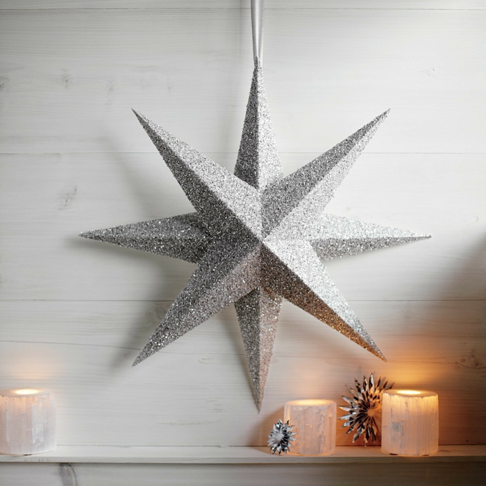 ein silberner Stern mit acht Strahlen, 3D Stern mit Glitter bedeckt, Weihnachtssterne falten