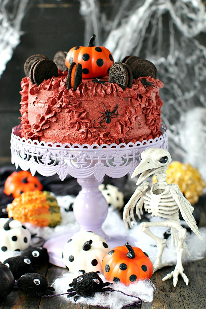ein Halloween Oreo Torte mit dem speziellen Oreo Halloween Geschmack Kürbis, Oreo Keks Kuchen Rezept