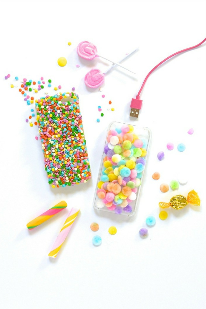 mit künstlichen Süßigkeiten die Handyhülle selber gestalten, farbenfroh Gestaltung von Handyhüllen