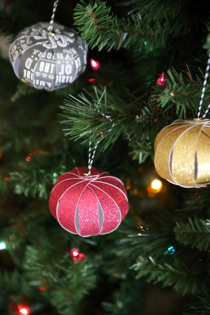 weihnachten basteln, weihanchtsbaum dekorieren, selbstgemachter schmuck aus papier