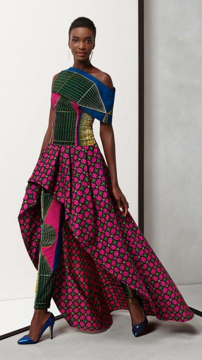 stoffe online kaufen, bunte dunkle farben bei dem outfit in afrika hose mit kleid kombinieren