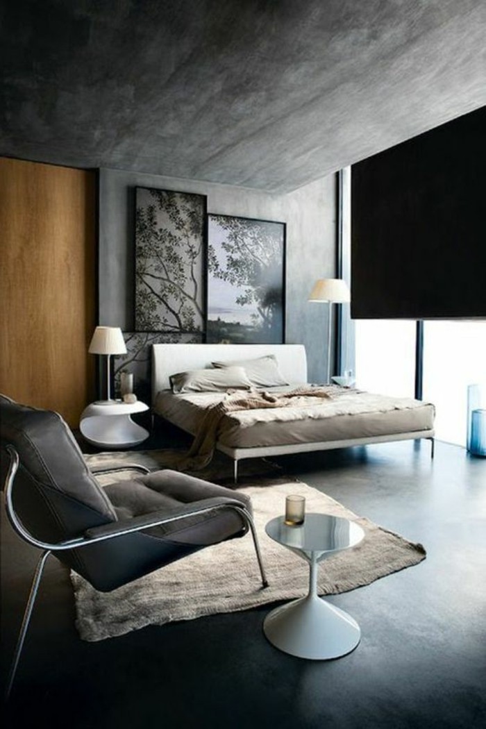 schlafzimmer design ideen simples design von doppelbett, ein großer sessel, kleiner kaffeetisch, stehlampe, wandkunst bilder, riesengroßer fernseher