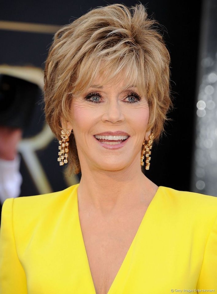Jane Fonda Hairstyle, moderne Kurzhaarfrisuren für ältere Frauen, dunkelblonde Haare 