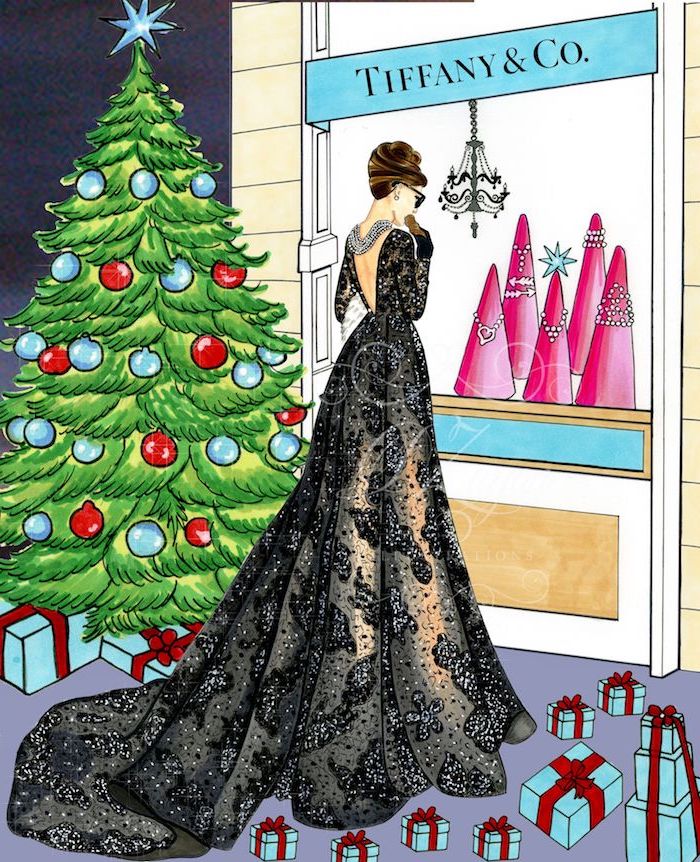 Schönes weihnachtliches Bild, Frau mit langem schwarzem Kleid steht vor dem Schaufenster von Tiffany & Co. , Weihnachtsbaum mit roten und blauen Kugeln 