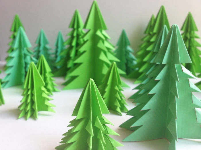 origami weihnachtsbaum aus grünem papier, deko zu weihnachten, diy bastelnaleitung