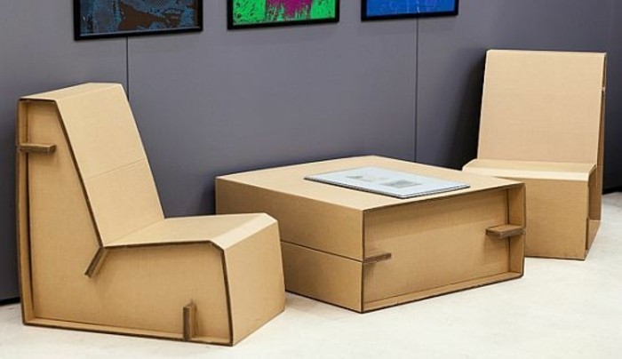 stage design, tisch mit zwei sessel, sitzoberfläche, sofas aus karton selbst gemacht