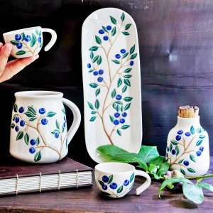 porzellan bemalen anleitungen und ideen geschirrset mit floralen motiven rbdpottery