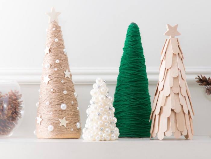 weiße perlen, grünes garn, tannenbaum falten aus halbkreis, weihnachtliche deko