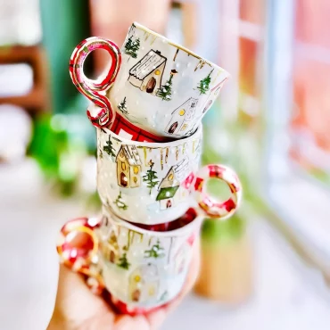 tasse bemalen ideen diy geschenk zu weihanchten teetassen weihnachtlich dekoriert ceramicobyzelis