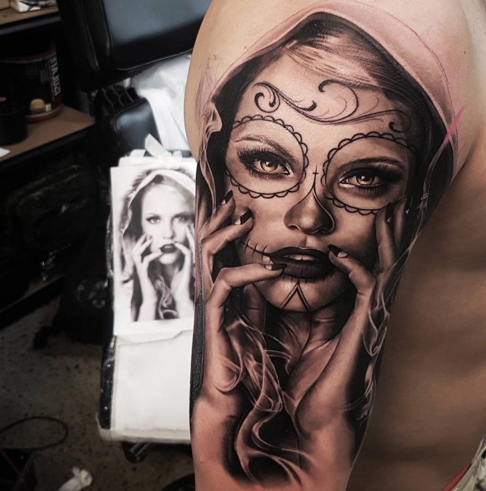Frauen oberarm tattoos Coole Tattoos