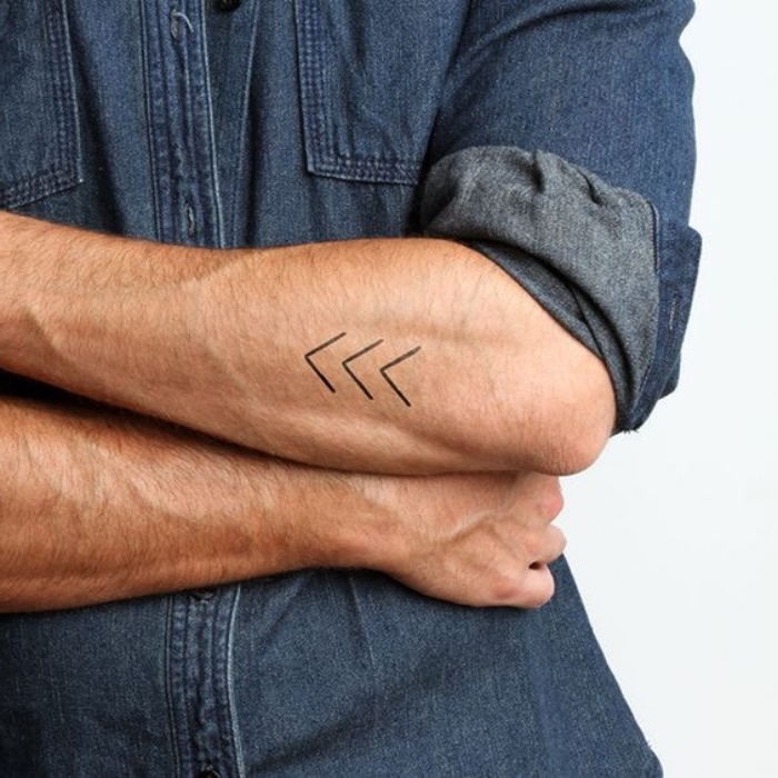 tattoovorlagen pfeilen, so einfach, dass man sie auch selber machen kann, unterarm tattoovorlage ohne hemd