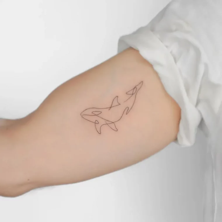 single line kleines tattoo wal