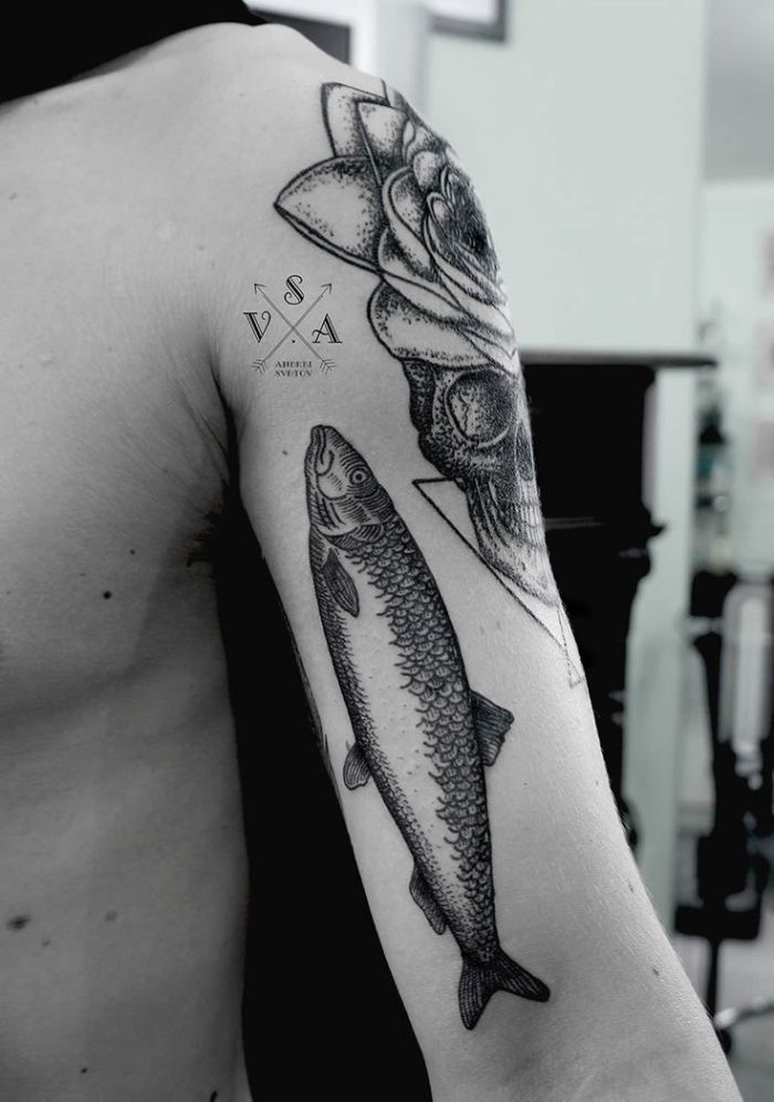 tattoo ideen männer, tätowierung mit maritimen motiven, fisch und kompass