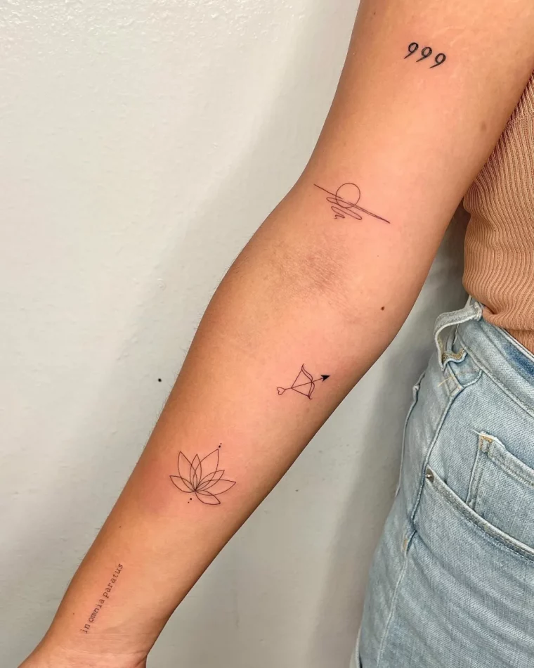 viele kleine tattoos fuer frauen am ober und unterarm