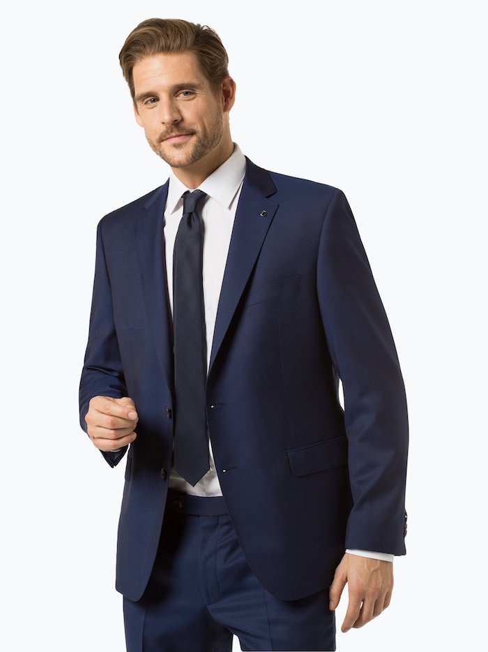 Anzug-Guide für Herren, letzte Tendenzen in Herrenmode, dunkelblauer Herrenanzug, weißes Hemd